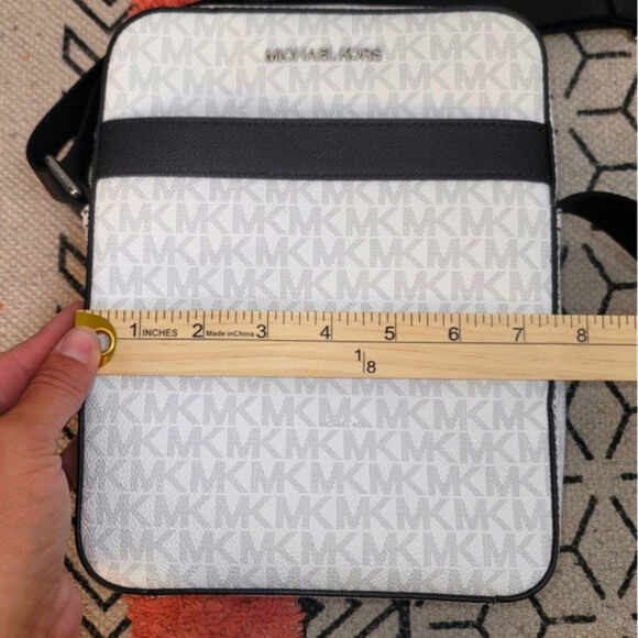Michael Kors White and Black Crossbody Bag - Picture 15 of 16